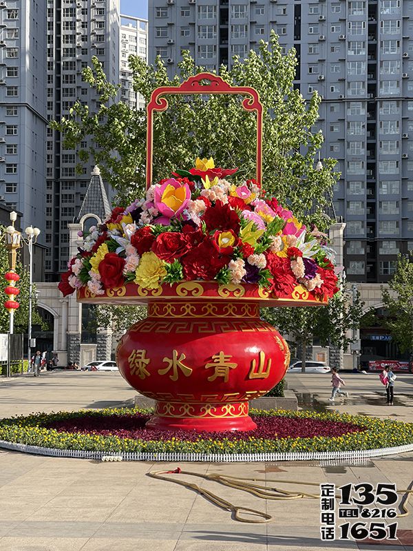 景區(qū)廣場(chǎng)仿真花朵玻璃鋼彩繪大型景觀(guān)花籃雕塑