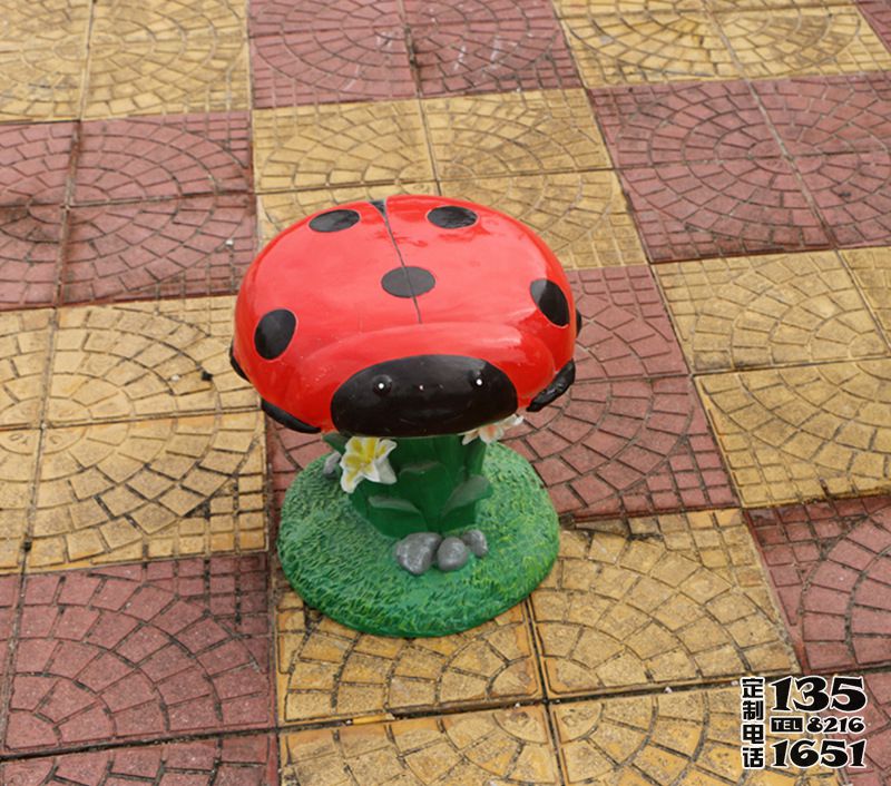 卡通甲殼蟲(chóng)座椅園林景區(qū)裝飾品玻璃鋼雕塑